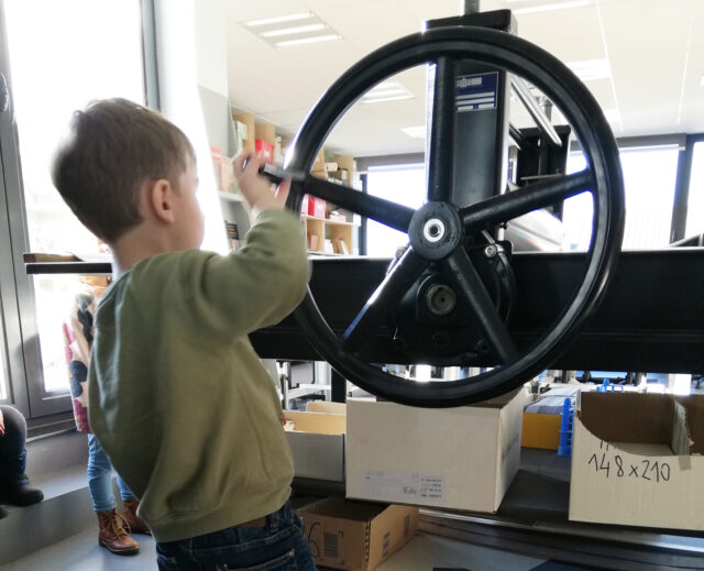 Presse enfant famille atelier edu édu tourne